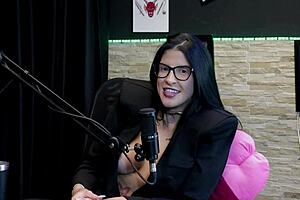 Leticia Braga shares wild stories from sinuca table sex to airplane encounters and flower bouquets