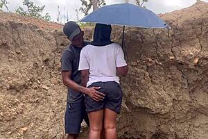 乡村丰满熟女曲线牧场户外闲逛享受乡野风情