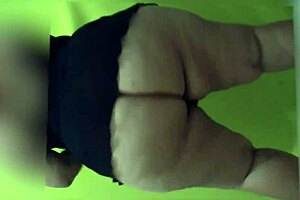 Watch This Mature Big Butt Shaking Wild Without Underwear in Hot Dance!