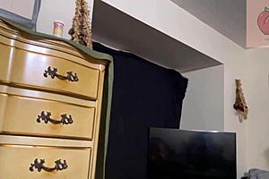 Step son nurses his bum knee while mom handles it with blowjob leading to deepthroat cum in mouth