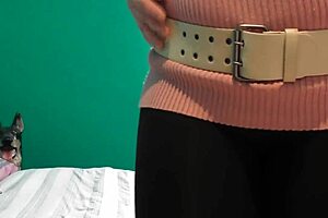 so this latina milf with her fat big ass starts dancing solo outdoors... man, that european bbw vibe gets me cumming fast every time.