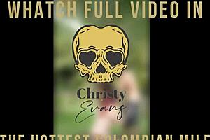 a small 18+ but delicious outdoor blowjob!