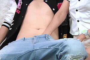 Cunhada gostosa estava tomando banho vi ela toda peladinha