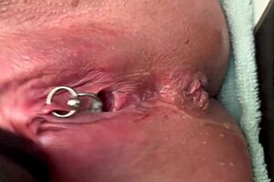 Pierced clit hard rubbing in latex gloves ends with hard stream pee solo