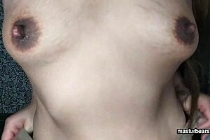 Mom Lian gets wild masturbating in her pantyhose 😏