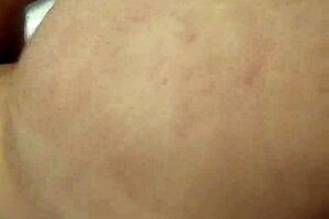 Skinning the married bitch's pussy with huge cock