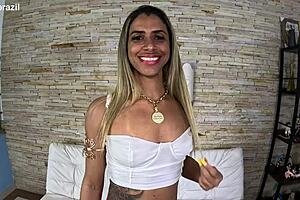 why is this milf taking it hard in the ass from sol di luna?