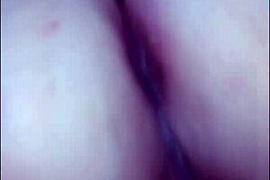 Oh wow, novinha's masturbating all wet with her natural tits and vibrator!