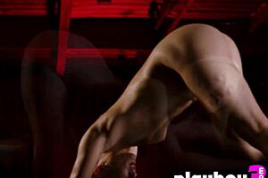 Hey, big tits blonde milf Riley Reyes does a stretching session with sexy babe Sarati!