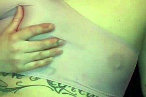 Pinklypuff's Big Ass Shakes Wildly!