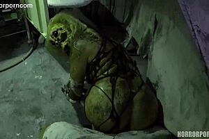 Horrorporn Features Female Spider in Taboo Deepthroat Action