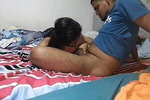 Hermanastros terminan follando duro mientras están solos en casa con polla enorme