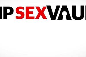 Hot blondie Lola Taylor picks up a mature guy for casting interview. She rides his big cock cowgirl style in the backseat with intense spooning action.