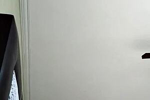 i'm fucking so good in the motel with my lover hidden from view