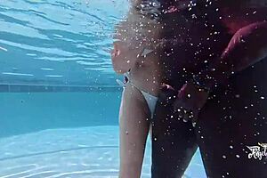 i'm this poolside milf getting way wet riding big cock in cowgirl with deep cunilingus