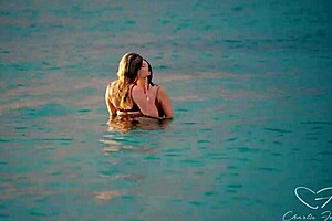 hey its olive gee with busty milf and blonde friend licking pussy in bed 😏👩‍❤️‍💋‍👩