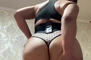 sexy milf explored her intimate holes until they reached steamy wetness