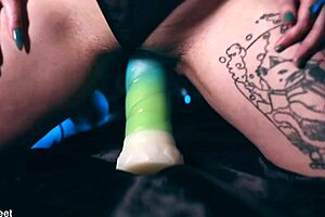 Hey gorgeous Marilou, you're back for more Evol feet worship and steamy masturbation session with the queen?