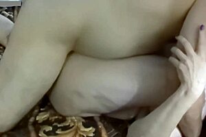 Can Sexy Mature Really Suck And Fuck Her Friend Like That?