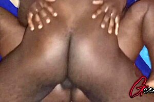 Girlfriend starts with romantic kissing before enjoying a delicious homemade missionary orgasm with wet pussy and passionate screams