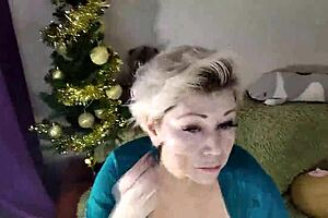 Hey, famous married Russian porn star Aimee Hot MILF aka AimeeParadise, can you teach me those makeup lessons with your natural tits and wet pussy?