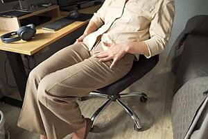 hey, look at my fat cameltoe in these tight trousers