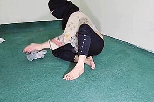 Big Ass Amateur Indian Muslim Maid Showing Through Black Transparent Pajama