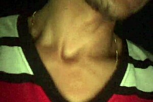 Punheta rapidinha no estacionamento do mercado