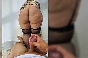 Madrastra, your enormous ass drives me crazy, I want to cum in your big wet pussy, don't tell your husband!