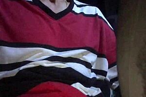 Punheta rapidinha no estacionamento do mercado