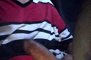 Punheta rapidinha no estacionamento do mercado