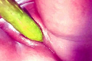 Desi bhabhi applies oil to tight pussy for hardcore fucking with big cock today