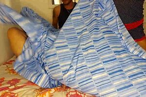 Madrasta shares bed with half-siblings lucky enteado ends up fucking madrasta and meia-irmã.