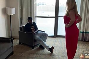 Busty blonde milf joslyn jane blows rome major