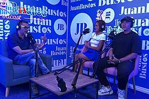 Lawyer Gets Trapped With No Escape Squeezing Out All Her Milk And Cumming On His Face In Outdoor Public Encounter