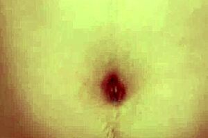 Pinay mestisa student returns with virgin pussy in amateur dorm quickie.