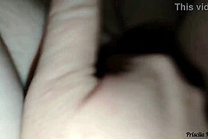 Comi a buceta da minha madrasta com força até gozar dentro. Acabei engravidando ela, agora é uma milf latina com big tits e big ass no taboo.