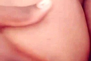 oh wow, this desi bhabhi gets so turned on with mouth action and wet pussy play 😈💋