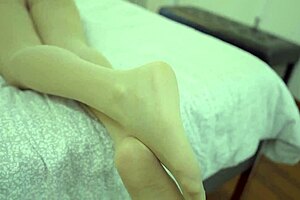 Show me your feet in nylons, I want to cum on them now