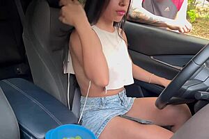 I let a stranger masturbate me on the street until I reached orgasm.