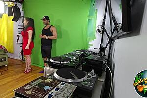 Behind the scenes, I explain to Queen Rogue the precise positions of my four video cameras during our big ass interview session.