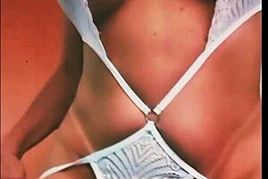 hey that safada loira da vivi guedez oficial used clothes from empirextore sex shop with putariasdocasal20 lots of sensual outfits and panties in the show.