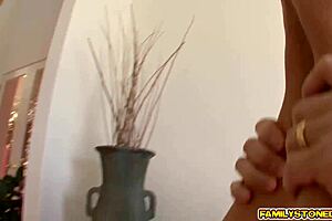 Whoa, Ariana Grand just gave her step dad that wild sloppy blowjob with licks 😲