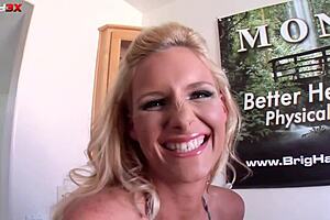 Milf Pornstar Phoenix Marie Delivers Solo Show With Her Dildo In High Definition!