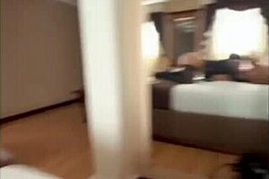 La Monja Superiora Es Una Ninfómana Cachonda Que Va a Moteles