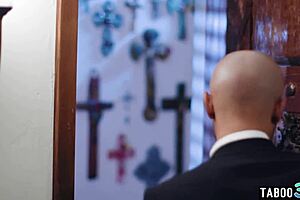 LESBIAN BABE GIVES BIG COCKED TOYBOY TO HER BISEX MATURE WIFE RAYVENESS FOR ROUGH DOGGYSTYLE FUCKING!