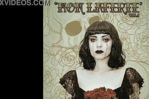 the story unfolds with mon laferte singing about the ship of oblivion in a heartfelt way