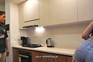 Sexy Madrastra Fucks Hijastro While Marido at Work in Homemade Roleplay