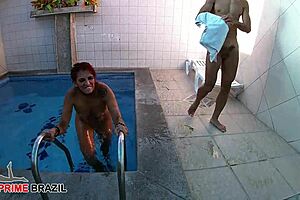 Casada, are you fodendo with amigo do filho while marido arrives? The Brazilian milf takes double penetration in big ass threesome.