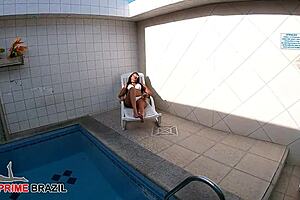 Casada, are you fodendo with amigo do filho while marido arrives? The Brazilian milf takes double penetration in big ass threesome.